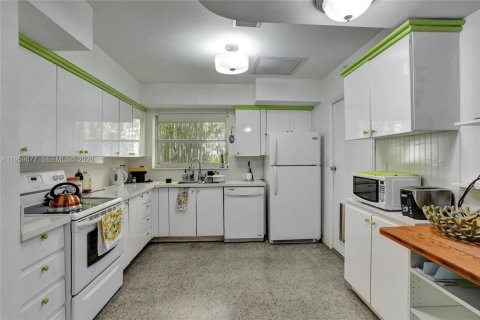 Casa en venta en Miami, Florida, 3 dormitorios, 133.13 m2 № 2028027 - foto 9