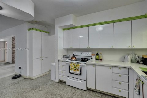Casa en venta en Miami, Florida, 3 dormitorios, 133.13 m2 № 2028027 - foto 10