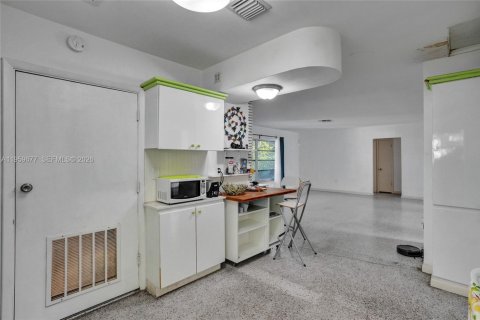 Casa en venta en Miami, Florida, 3 dormitorios, 133.13 m2 № 2028027 - foto 11