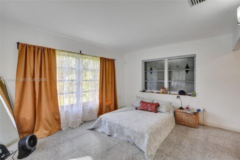 Casa en venta en Miami, Florida, 3 dormitorios, 133.13 m2 № 2028027 - foto 13