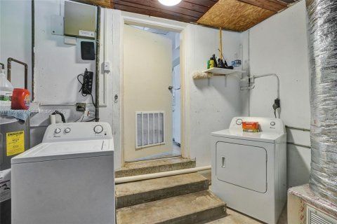 Casa en venta en Miami, Florida, 3 dormitorios, 133.13 m2 № 2028027 - foto 26