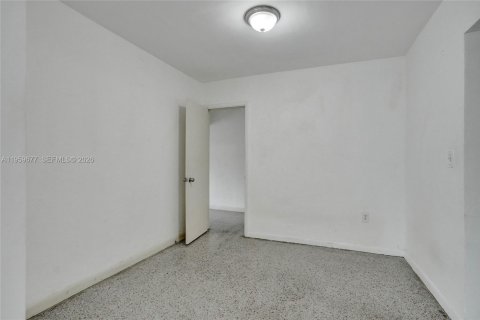 Casa en venta en Miami, Florida, 3 dormitorios, 133.13 m2 № 2028027 - foto 17