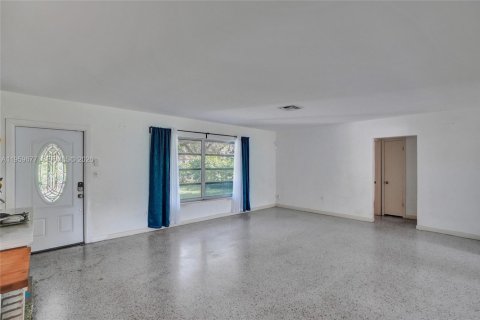 Casa en venta en Miami, Florida, 3 dormitorios, 133.13 m2 № 2028027 - foto 5