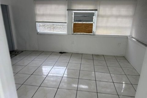 Купить виллу или дом в Уэст-Палм-Бич, Флорида 3 комнаты, 133.41м2, № 2188849 - фото 17