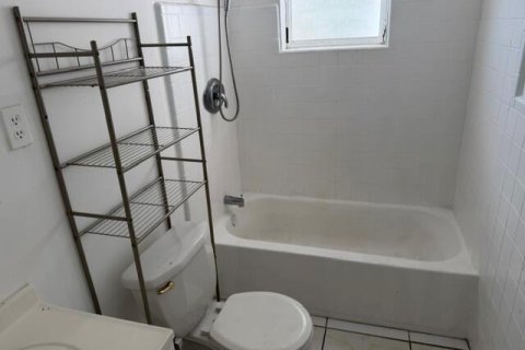 Купить виллу или дом в Уэст-Палм-Бич, Флорида 3 комнаты, 133.41м2, № 2188849 - фото 25