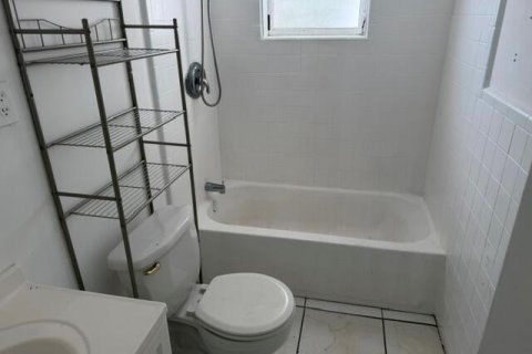 Купить виллу или дом в Уэст-Палм-Бич, Флорида 3 комнаты, 133.41м2, № 2188849 - фото 26
