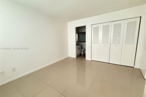 Снять в аренду кондоминиум в Дейви, Флорида 2 спальни, 72.65м2, № 2034792 - фото 10