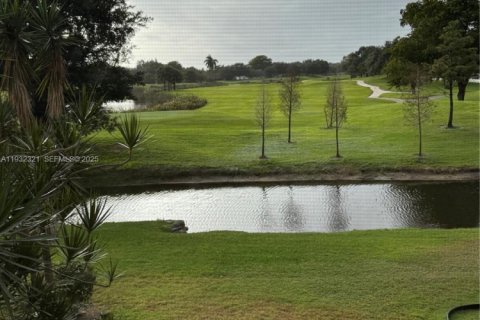 Снять в аренду кондоминиум в Дейви, Флорида 2 спальни, 72.65м2, № 2034792 - фото 2