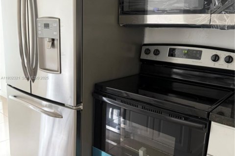 Снять в аренду кондоминиум в Дейви, Флорида 2 спальни, 72.65м2, № 2034792 - фото 21