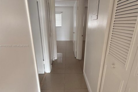 Снять в аренду кондоминиум в Дейви, Флорида 2 спальни, 72.65м2, № 2034792 - фото 18