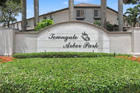 Townhouse in Homestead, Florida 2 bedrooms, 132.94 sq.m. № 2290836