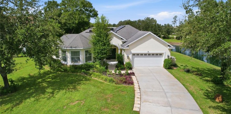 Villa ou maison à Lutz, Floride 4 chambres, 292.46 m2 № 2417062