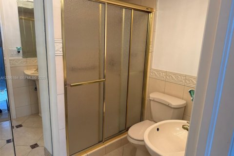 Copropriété à louer à Fort Lauderdale, Floride: 2 chambres, 111.95 m2 № 2386967 - photo 13
