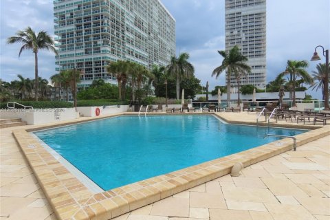 Copropriété à louer à Fort Lauderdale, Floride: 2 chambres, 111.95 m2 № 2386967 - photo 2