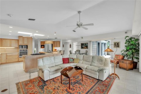 House in Anna Maria, Florida 3 bedrooms, 260.13 sq.m. № 2166383 - photo 24