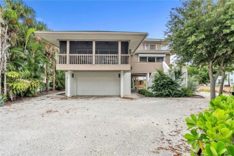 House in Anna Maria, Florida 3 bedrooms, 260.13 sq.m. № 2166383 - photo 5