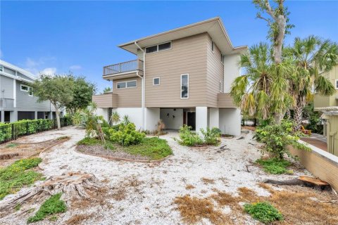 House in Anna Maria, Florida 3 bedrooms, 260.13 sq.m. № 2166383 - photo 7
