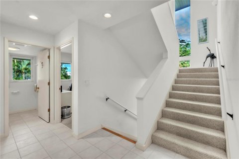 House in Anna Maria, Florida 3 bedrooms, 260.13 sq.m. № 2166383 - photo 12