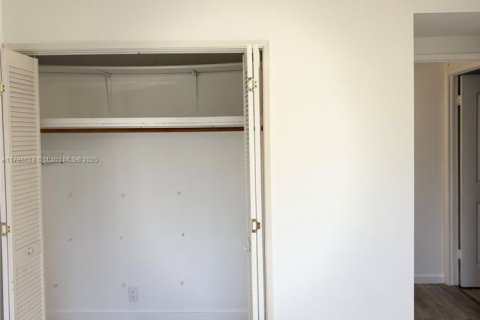 Copropriété à louer à Hollywood, Floride: 2 chambres, 119.29 m2 № 1667865 - photo 14