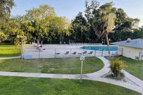 Copropriété à louer à Hollywood, Floride: 2 chambres, 119.29 m2 № 1667865 - photo 8