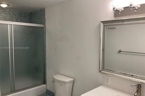 Copropriété à louer à Hollywood, Floride: 2 chambres, 119.29 m2 № 1667865 - photo 18