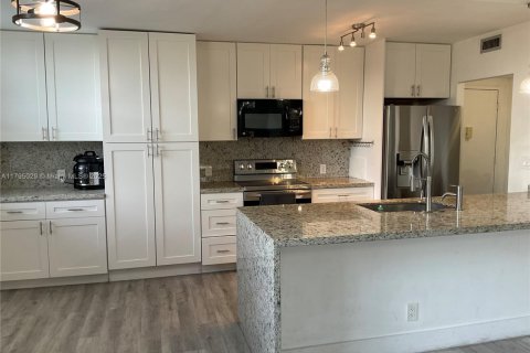 Copropriété à louer à Hollywood, Floride: 2 chambres, 119.29 m2 № 1667865 - photo 2