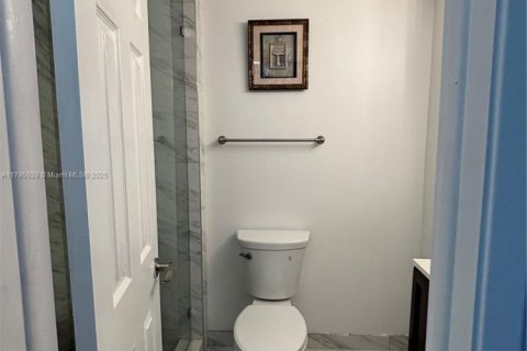 Copropriété à louer à Hollywood, Floride: 2 chambres, 119.29 m2 № 1667865 - photo 11