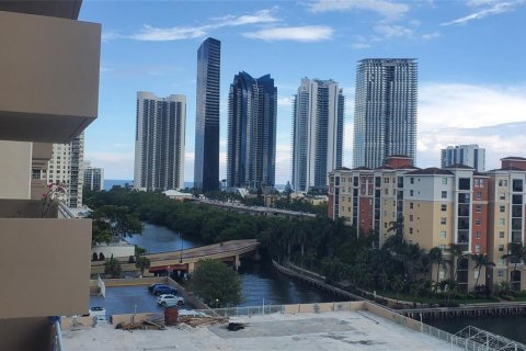 Condo à Sunny Isles Beach, Floride, 2 chambres  № 2084578