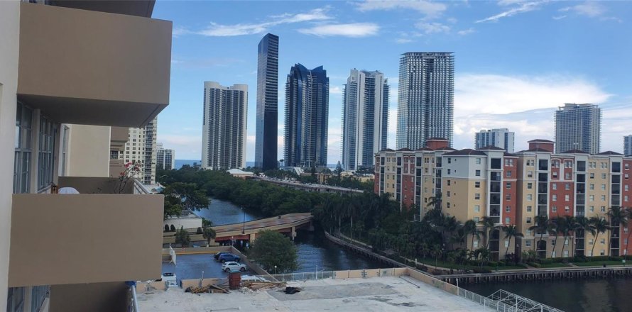 Condo à Sunny Isles Beach, Floride, 2 chambres  № 2084578