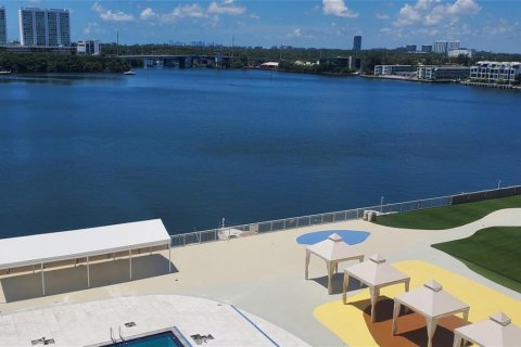 Copropriété à vendre à Sunny Isles Beach, Floride: 2 chambres, 118.45 m2 № 2084578 - photo 11