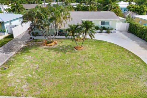 House in Satellite Beach, Florida 4 bedrooms, 176.51 sq.m. № 2109388 - photo 24