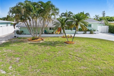 House in Satellite Beach, Florida 4 bedrooms, 176.51 sq.m. № 2109388 - photo 27