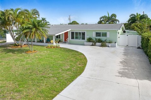 House in Satellite Beach, Florida 4 bedrooms, 176.51 sq.m. № 2109388 - photo 28