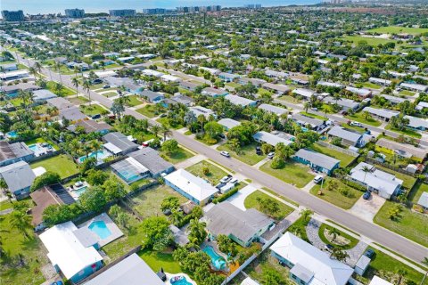House in Satellite Beach, Florida 4 bedrooms, 176.51 sq.m. № 2109388 - photo 9