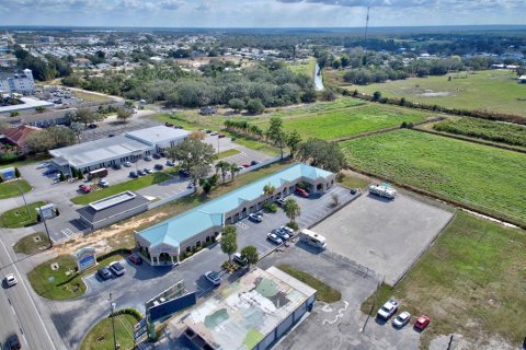 Propiedad comercial en alquiler en Sebring, Florida, 148.64 m2 № 1678341 - foto 25