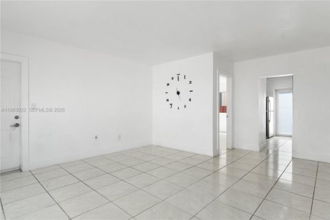 Villa ou maison à louer à Miami Beach, Floride: 3 chambres, 104.33 m2 № 2025436 - photo 6