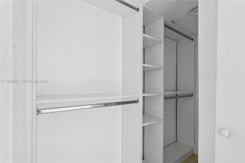 Villa ou maison à louer à Miami Beach, Floride: 3 chambres, 104.33 m2 № 2025436 - photo 8