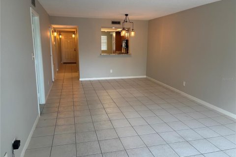 Copropriété à vendre à Saint Petersburg, Floride: 2 chambres, 118.91 m2 № 2101369 - photo 13