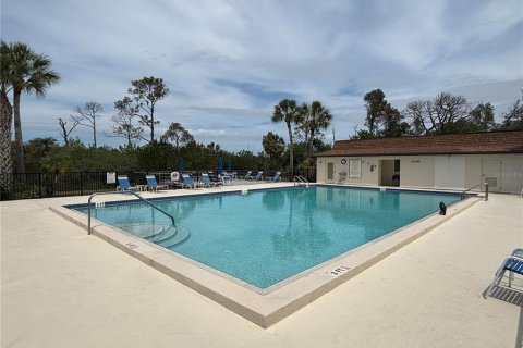 Copropriété à vendre à Saint Petersburg, Floride: 2 chambres, 118.91 m2 № 2101369 - photo 2