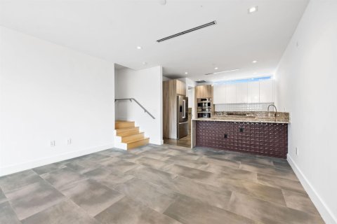 Touwnhouse à vendre à Fort Lauderdale, Floride: 3 chambres, 156.26 m2 № 2372807 - photo 12
