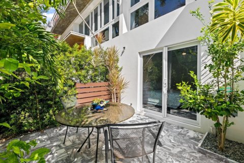 Touwnhouse à vendre à Fort Lauderdale, Floride: 3 chambres, 156.26 m2 № 2372807 - photo 3