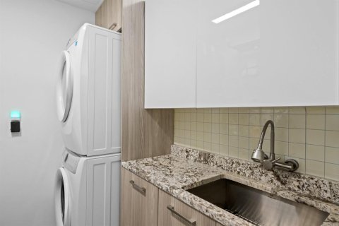 Touwnhouse à vendre à Fort Lauderdale, Floride: 3 chambres, 156.26 m2 № 2372807 - photo 13
