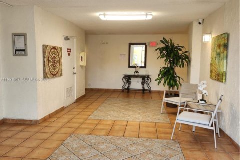 Copropriété à louer à Miami, Floride: 2 chambres, 65.03 m2 № 2062604 - photo 8