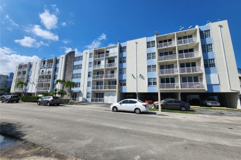 Condo à Miami, Floride, 2 chambres  № 2062604