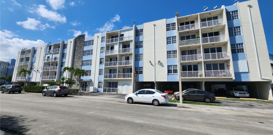 Condo à Miami, Floride, 2 chambres  № 2062604