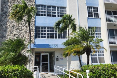 Copropriété à louer à Miami, Floride: 2 chambres, 65.03 m2 № 2062604 - photo 7