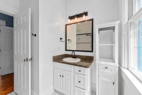 Villa ou maison à louer à Tampa, Floride: 2 chambres, 106.65 m2 № 1837094 - photo 14