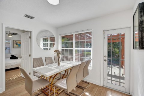 House in Miami, Florida 3 bedrooms, 124.12 sq.m. № 2085252 - photo 17