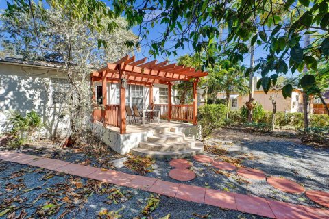 House in Miami, Florida 3 bedrooms, 124.12 sq.m. № 2085252 - photo 26