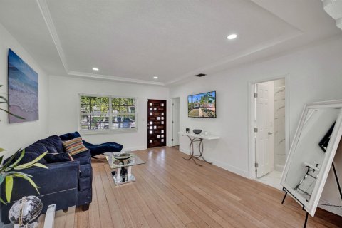 House in Miami, Florida 3 bedrooms, 124.12 sq.m. № 2085252 - photo 20